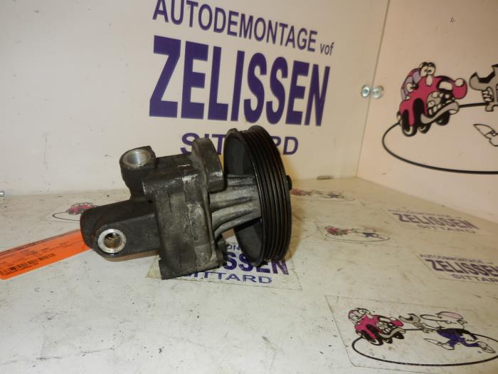 Power steering pump from a BMW 3-Serie 1997