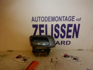 Used Front door handle 4-door, right Opel Zafira (F75) 1.6 16V Price on request offered by Zelissen V.O.F. autodemontage