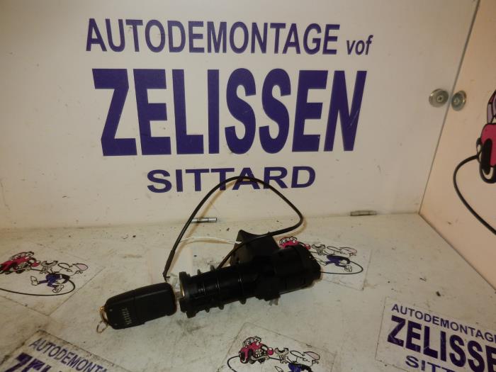 Używane Stacyjka + Kluczyk Fiat Marea Weekend (185BX/CX) 1.6 SX,ELX 16V Cena na żądanie oferowane przez Zelissen V.O.F. autodemontage