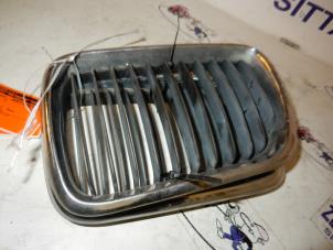 Used Grille BMW 3 serie (E36/4) 318iS 1.9 16V Price on request offered by Zelissen V.O.F. autodemontage