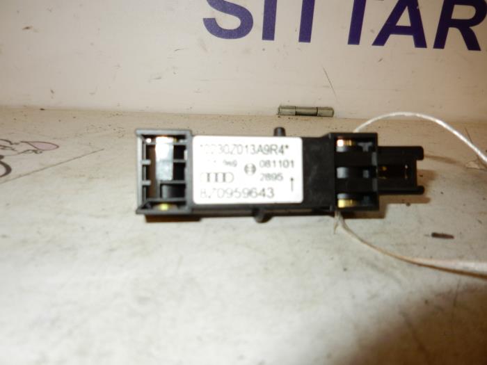 Begagnade Airbagsensor Audi A2 (8Z0) 1.4 16V Pris på förfrågan erbjuds av Zelissen V.O.F. autodemontage