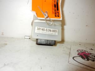 Used Wiper module Honda Civic (EP/EU) 1.4 16V Price on request offered by Zelissen V.O.F. autodemontage