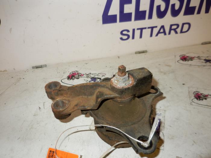 Used Engine mount Honda Civic (EP/EU) 1.4 16V Price on request offered by Zelissen V.O.F. autodemontage