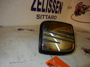 Used Tailgate handle Seat Toledo (5P2) 1.9 TDI Price on request offered by Zelissen V.O.F. autodemontage
