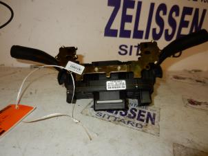 Usados Interruptor combinado columna de dirección Volkswagen Touareg (7LA/7L6) 3.2 V6 24V Precio de solicitud ofrecido por Zelissen V.O.F. autodemontage