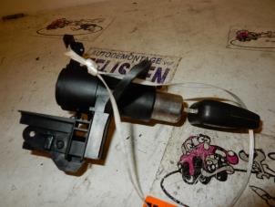 Used Rear lock cylinder Opel Zafira Price on request offered by Zelissen V.O.F. autodemontage