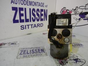 Used ABS pump Renault Clio II Societe (SB) 1.5 dCi 65 Price on request offered by Zelissen V.O.F. autodemontage