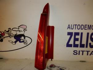Used Tailgate reflector, left Citroen C4 Berline (LC) 1.4 16V Price on request offered by Zelissen V.O.F. autodemontage