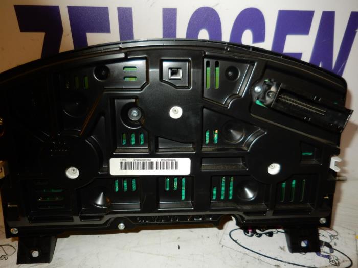 Instrument panel from a Opel Astra H SW (L35) 1.6 16V Twinport 2005
