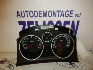 Usados Panel de instrumentación Opel Astra H SW (L35) 1.6 16V Twinport Precio de solicitud ofrecido por Zelissen V.O.F. autodemontage