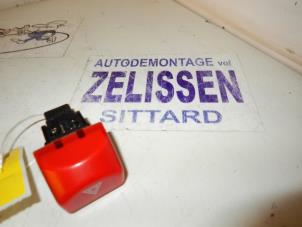 Gebrauchte Panikbeleuchtung Schalter Nissan Micra (K12) 1.2 16V Preis auf Anfrage angeboten von Zelissen V.O.F. autodemontage
