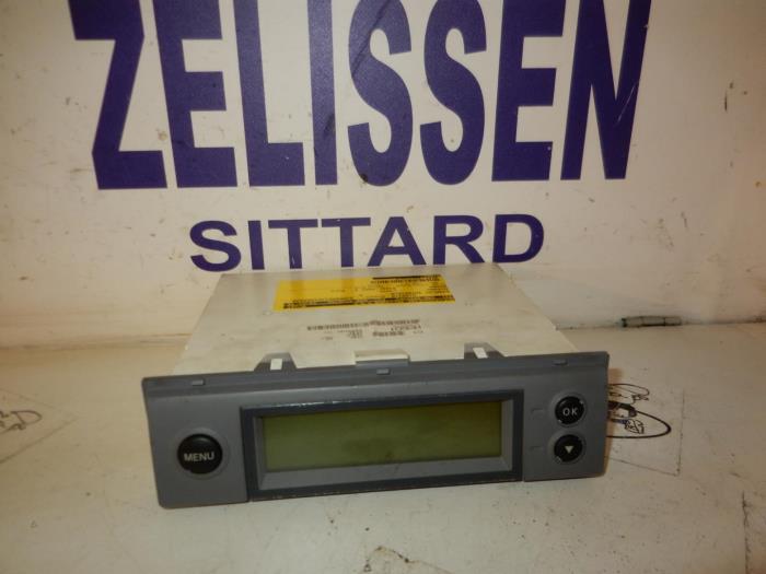 Begagnade Innerdisplay Nissan Micra (K12) 1.2 16V Pris på förfrågan erbjuds av Zelissen V.O.F. autodemontage