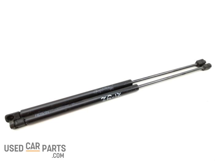 Sets of tailgate gas struts with part number 22020 stock