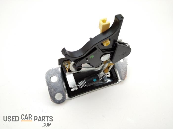 Boot lid lock mechanism Hyundai i10 1.1i 12V GEEN1