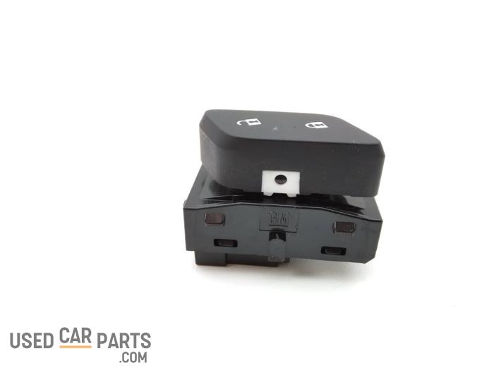 Central locking switch Opel Astra K Sports Tourer 1.6 CDTI 136 16V ...