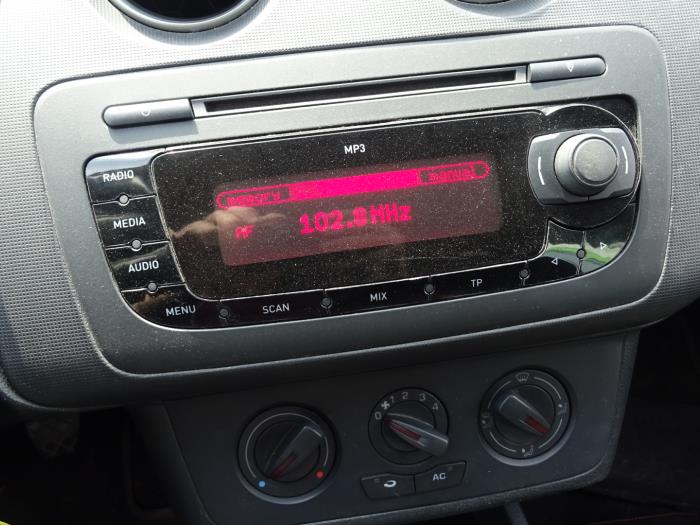Radio Seat Ibiza - 6J0035153B BLAUPNKT
