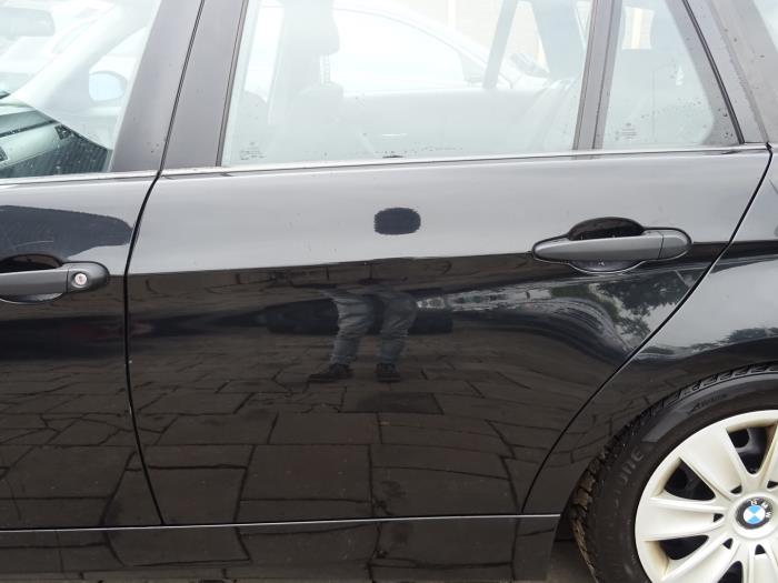 Rear door 4-door, left from a BMW 3 serie Touring (E91) 320d 16V Corporate Lease 2005