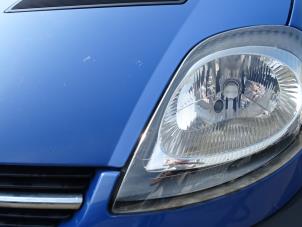 Used Headlight, left Opel Vivaro Price on request offered by Bongers Auto-Onderdelen Zeeland