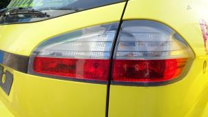 Używane Tylne swiatlo pozycyjne prawe Ford S-Max Cena na żądanie oferowane przez Bongers Auto-Onderdelen Zeeland