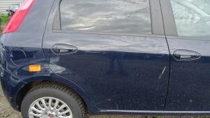Usados Puerta de 4 puertas derecha detrás Fiat Punto Grande Precio de solicitud ofrecido por Bongers Auto-Onderdelen Zeeland