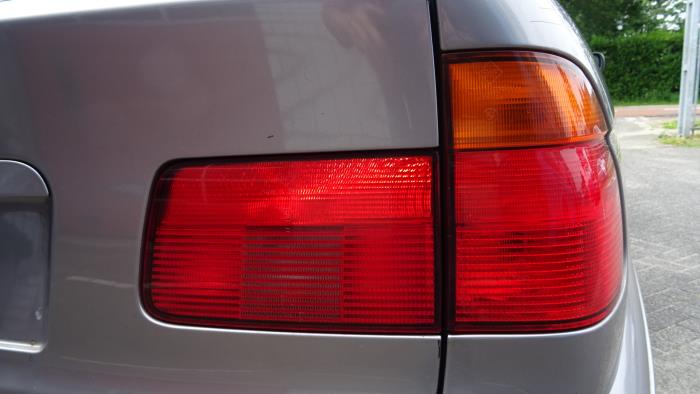 Rücklicht rechts van een BMW 5 serie Touring (E39) 530d 24V 1999