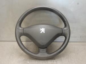 Usados Airbag izquierda (volante) Peugeot 207/207+ (WA/WC/WM) 1.6 HDi 16V Precio de solicitud ofrecido por Bongers Auto-Onderdelen Zeeland
