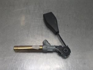 Used Seatbelt tensioner, right Renault Twingo (C06) 1.2 Price on request offered by Bongers Auto-Onderdelen Zeeland