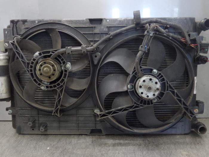 Usagé Condenseur de climatisation Volkswagen Bora Variant (1J6) 1.9 TDI 100 Prix sur demande proposé par Bongers Auto-Onderdelen Zeeland