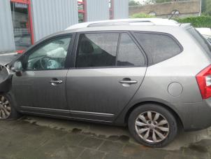 Used Tank cap cover Kia Carens III (FG) 1.6 CRDi 16V Price on request offered by Bongers Auto-Onderdelen Zeeland