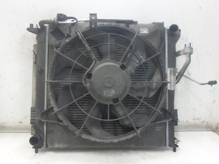 Condensateur clim d'un Hyundai i30 Crosswagon (WWH) 1.6 CRDi 16V VGT HP 2008