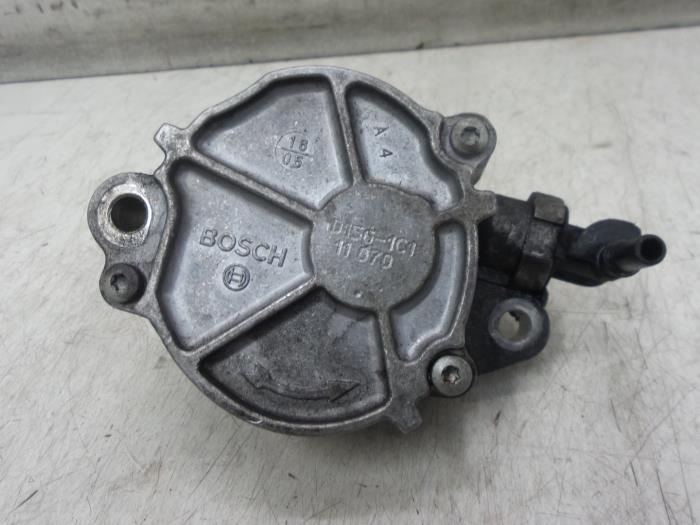 Bomba de vacío (diésel) de un Mazda 3 Sport (BK14) 1.6 CiTD 16V 2005