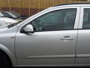 Used Door 4-door, front left Opel Astra H SW (L35) 1.7 CDTi 16V Price on request offered by Bongers Auto-Onderdelen Zeeland