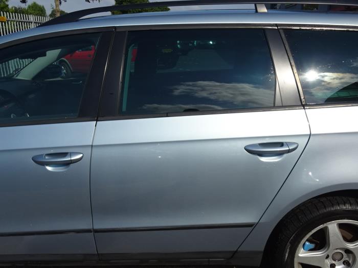 Tür 4-türig links hinten van een Volkswagen Passat 2007
