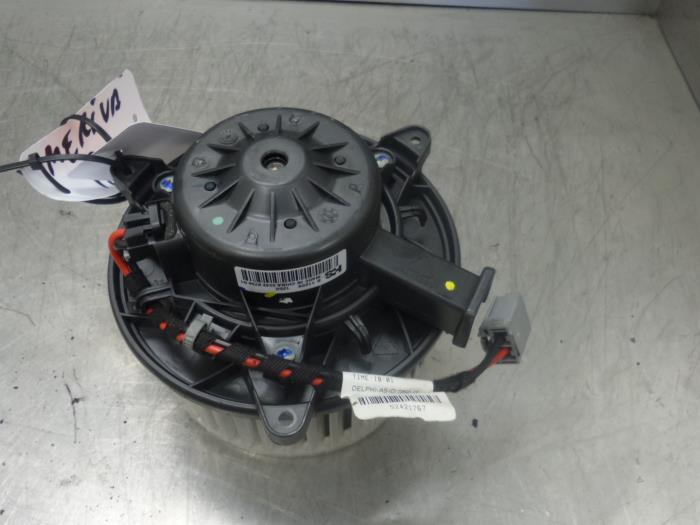 Heating and ventilation fan motor from a Opel Meriva 2012