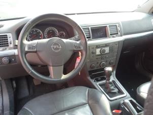 Used Radio Opel Vectra Price on request offered by Bongers Auto-Onderdelen Zeeland