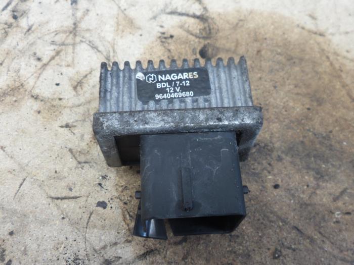 Glow plug relay Peugeot Partner 9640469680