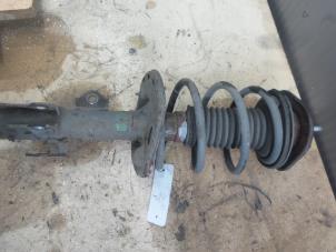 Used Front shock absorber rod, left Toyota Auris (E15) 2.2 D-CAT 16V Price on request offered by Bongers Auto-Onderdelen Zeeland
