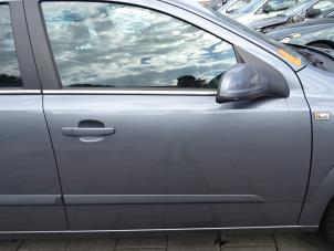 Używane Drzwi prawe przednie wersja 4-drzwiowa Opel Astra Cena na żądanie oferowane przez Bongers Auto-Onderdelen Zeeland