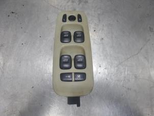 Used Electric window switch Volvo V70 (SW) 2.4 D5 20V Price on request offered by Bongers Auto-Onderdelen Zeeland