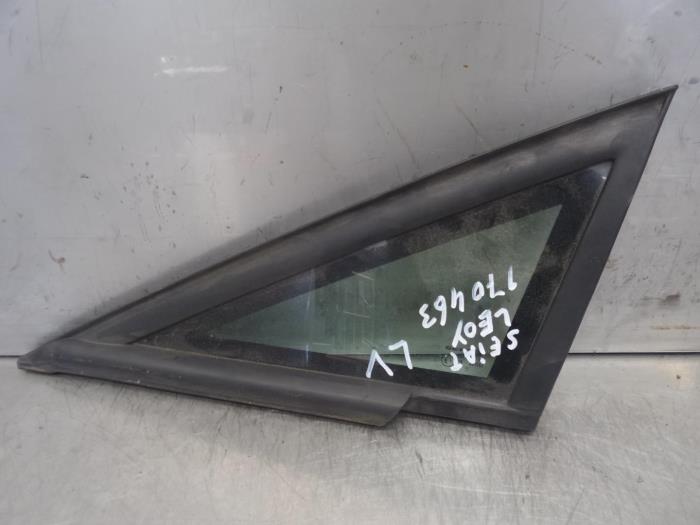 Zusätzliches Fenster 4-türig links vorne van een Seat Leon (1P1) 1.2 TSI 2011
