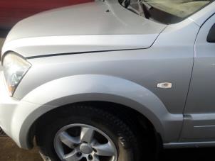Used Front wing, left Kia Sorento Price on request offered by Bongers Auto-Onderdelen Zeeland