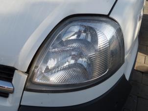 Used Headlight, left Opel Movano Combi 2.5 CDTI 16V DPF Price on request offered by Bongers Auto-Onderdelen Zeeland