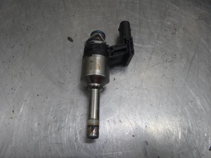 Injektor (Benzineinspritzung) van een Skoda Octavia Combi (1Z5) 1.2 TSI 2013