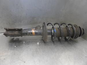 Used Front shock absorber rod, left Toyota Yaris II (P9) 1.3 16V VVT-i Price on request offered by Bongers Auto-Onderdelen Zeeland