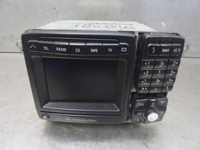 Używane Radio Mercedes S (W220) 3.2 S-320 CDI 24V Cena na żądanie oferowane przez Bongers Auto-Onderdelen Zeeland