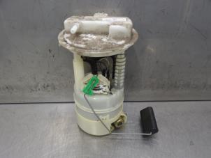Used Electric fuel pump Renault Clio Price on request offered by Bongers Auto-Onderdelen Zeeland