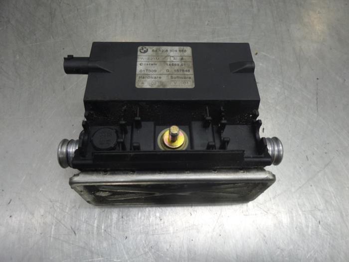 Radiator fluid heating module from a BMW 3-Serie 2002