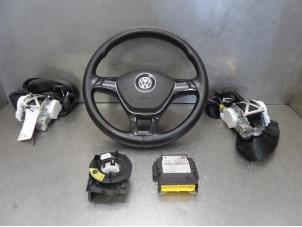 Usados Juego y módulo de airbag Volkswagen Amarok 2.0 BiTDI 16V 180 Precio de solicitud ofrecido por Bongers Auto-Onderdelen Zeeland