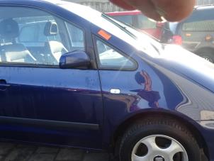 Used Front wing, right Seat Alhambra Price on request offered by Bongers Auto-Onderdelen Zeeland