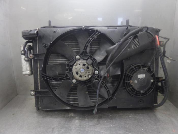Usagé Radiateur Lancia Thesis (841) Prix sur demande proposé par Bongers Auto-Onderdelen Zeeland